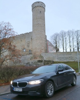 Travelnews.lv ar auto nomas «Avis Latvija» spēkratu apceļo naksnīgo Tallinu 47