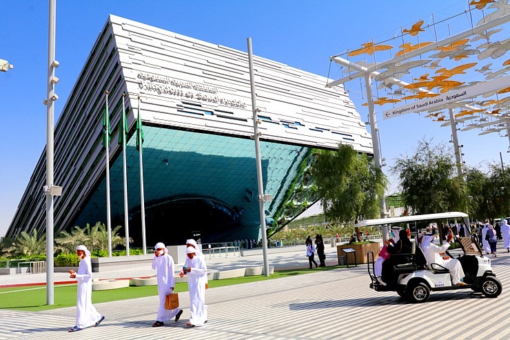 Travelnews.lv izstādē «Expo 2020 Dubai» apmeklē labi apmeklēto Saūda Arābijas paviljonu 311115