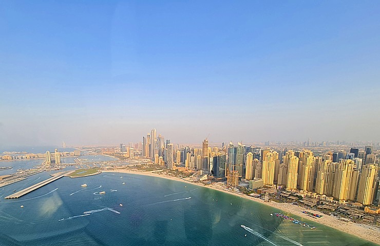 Travelnews.lv 38 minūtes izbauda pasaulē augstākā panorāmas rata «Ain Dubai» braucienu 311491