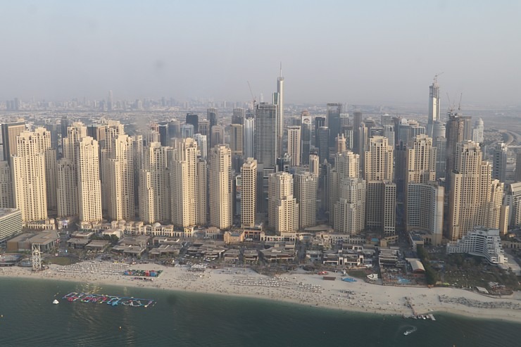 Travelnews.lv 38 minūtes izbauda pasaulē augstākā panorāmas rata «Ain Dubai» braucienu 311499