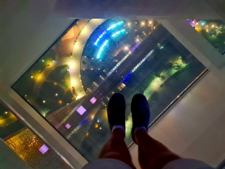 Travelnews.lv vakara gaismā apmeklē 150 metru augsto Dubaijas rāmi «Dubai Frame» 311563