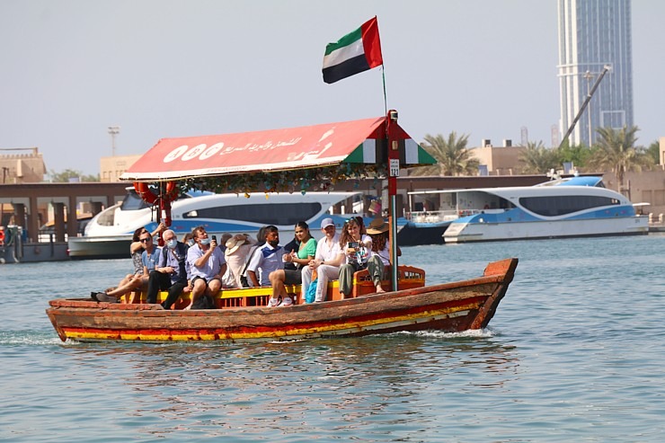 photo: Travelnews.lv Dubaijas vecpilsētā pārvietojas ar savdabīgu ūdens taksometru
