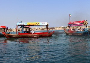 Travelnews.lv Dubaijas vecpilsētā pārvietojas ar savdabīgu ūdens taksometru 11