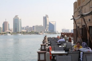 Travelnews.lv Dubaijas vecpilsētā pārvietojas ar savdabīgu ūdens taksometru 21