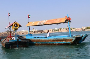 Travelnews.lv Dubaijas vecpilsētā pārvietojas ar savdabīgu ūdens taksometru 29