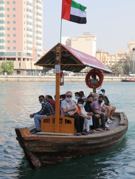 Travelnews.lv Dubaijas vecpilsētā pārvietojas ar savdabīgu ūdens taksometru 30
