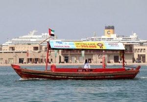 Travelnews.lv Dubaijas vecpilsētā pārvietojas ar savdabīgu ūdens taksometru 5