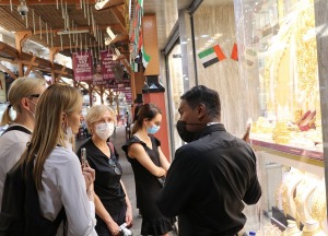 Travelnews.lv apmeklē Dubaijas zelta tirgu vecpilsētā 12