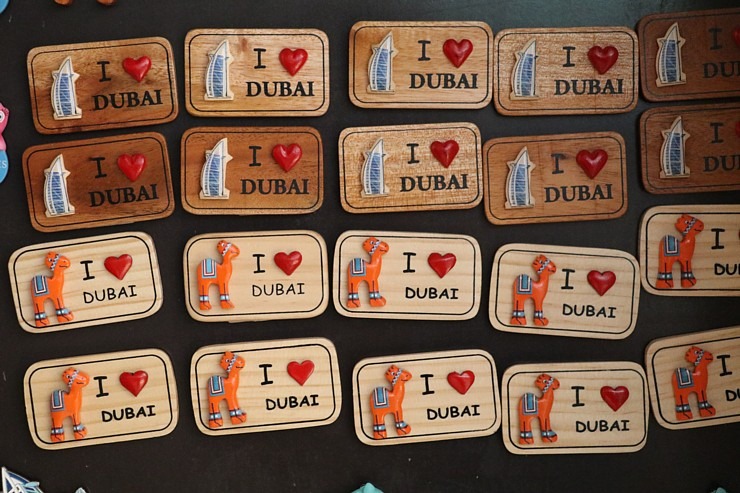 Travelnews.lv Dubaijas lielveikalos konstatē, ka daudzu zīmolu cenas ir augstākas nekā Latvijā 312160