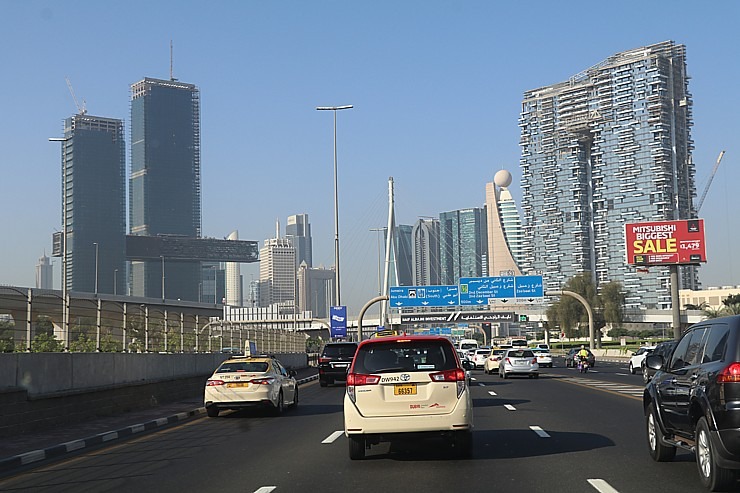 Dubaijas debesskrāpji un modernā arhitektūra pārsteidz tūristus 312248