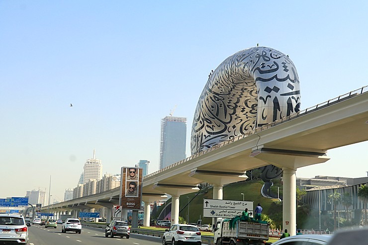 Dubaijas debesskrāpji un modernā arhitektūra pārsteidz tūristus 312236