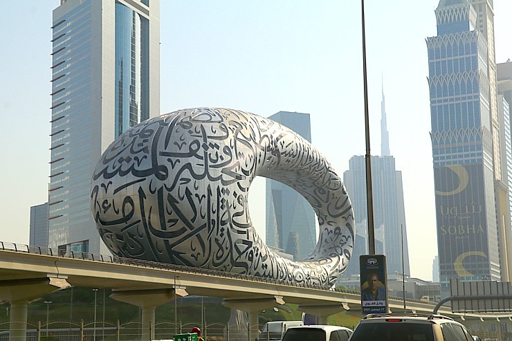 Dubaijas debesskrāpji un modernā arhitektūra pārsteidz tūristus 312238