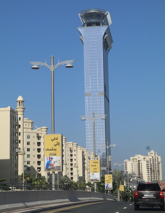 Dubaijas debesskrāpji un modernā arhitektūra pārsteidz tūristus 312241