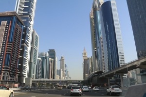 Dubaijas debesskrāpji un modernā arhitektūra pārsteidz tūristus 12