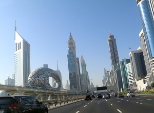 Dubaijas debesskrāpji un modernā arhitektūra pārsteidz tūristus 3