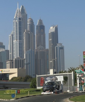 Dubaijas debesskrāpji un modernā arhitektūra pārsteidz tūristus 8