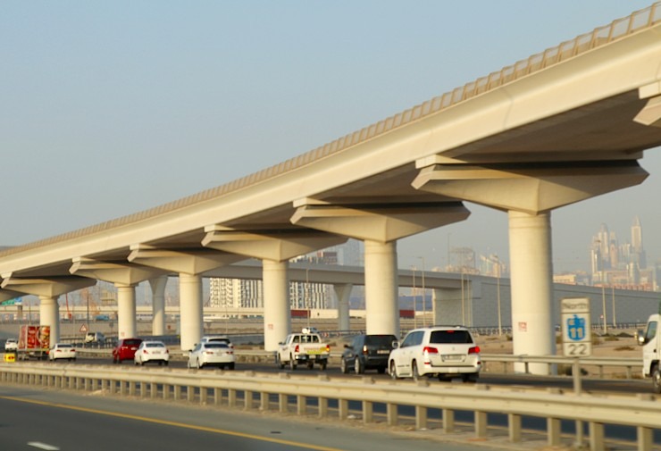 Skati Dubaijas satiksmi, tiltus, rūpnīcas un ceļa zīmes 312263