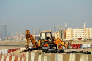 Skati Dubaijas satiksmi, tiltus, rūpnīcas un ceļa zīmes 17