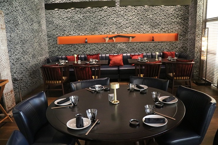 Iepazīstam Dubaijas luksus viesnīcas «Raffles The Palm Dubai» terases restorānu 312387
