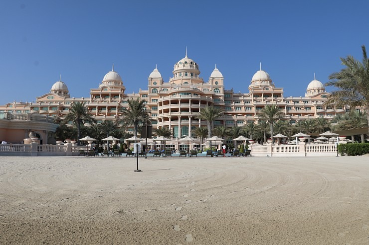 Travelnews.lv izbauda Dubaijas luksus viesnīcas «Raffles The Palm Dubai» infrastruktūru 312480