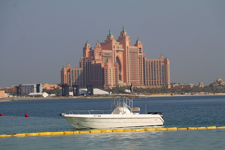Travelnews.lv izbauda Dubaijas luksus viesnīcas «Raffles The Palm Dubai» infrastruktūru 312487