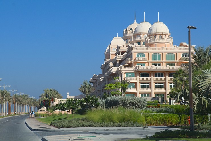 Travelnews.lv izbauda Dubaijas luksus viesnīcas «Raffles The Palm Dubai» infrastruktūru 312496