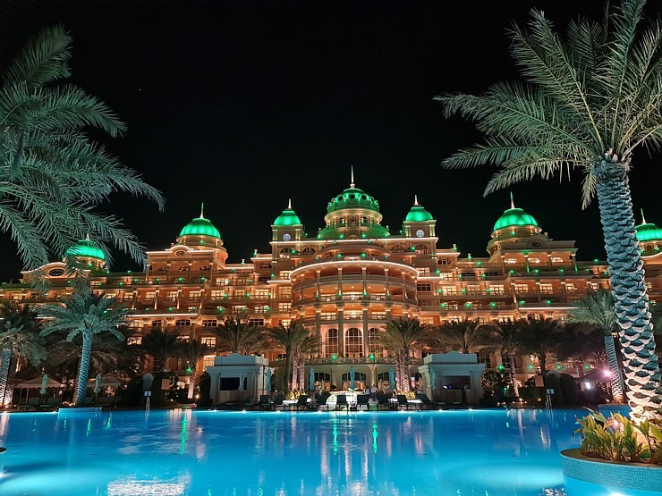Travelnews.lv izbauda Dubaijas luksus viesnīcas «Raffles The Palm Dubai» infrastruktūru 312504