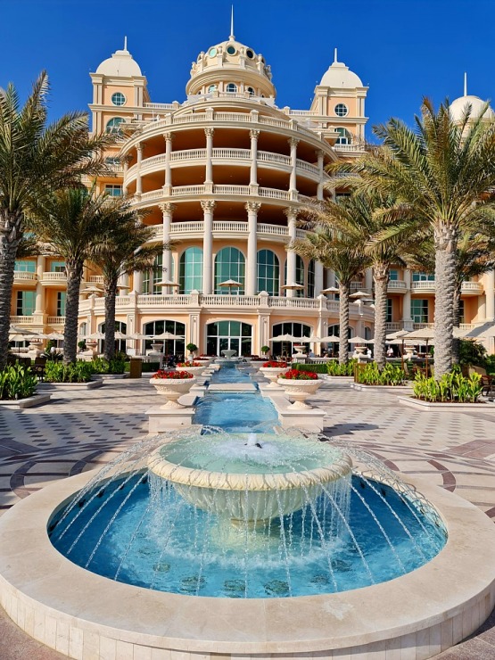 Travelnews.lv izbauda Dubaijas luksus viesnīcas «Raffles The Palm Dubai» infrastruktūru 312470