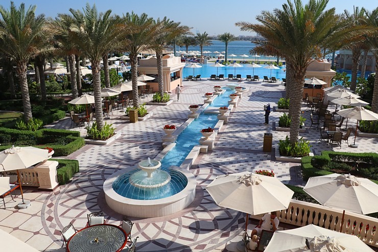 Travelnews.lv izbauda Dubaijas luksus viesnīcas «Raffles The Palm Dubai» infrastruktūru 312474