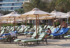 Travelnews.lv izbauda Dubaijas luksus viesnīcas «Raffles The Palm Dubai» infrastruktūru 15