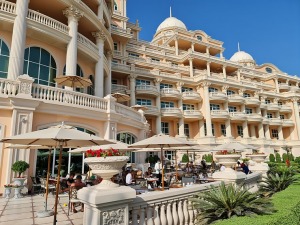 Travelnews.lv izbauda Dubaijas luksus viesnīcas «Raffles The Palm Dubai» infrastruktūru 26