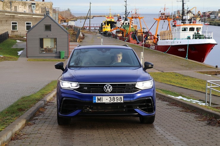 Travelnews.lv ar jaudīgu «VW Tiguan R» apceļo Kurzemi gar Rīgas jūras līci 312532