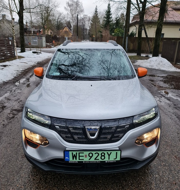 Travelnews.lv ceļo ar lētāko elektrisko vāģi «Dacia Spring» 313632
