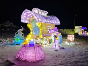Siguldā kopš 4.02.2022 notiek grandiozs un ģimenisks gaismas festivāls «Brīnumzemē» 42