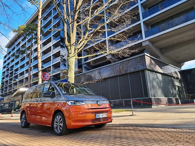 Travelnews.lv ar jauno multifunkcionālo automobili «Volkswagen Multivan» dodas uz Jūrmalu 314255