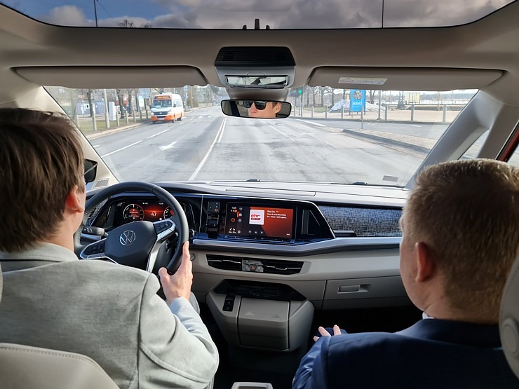 Travelnews.lv ar jauno multifunkcionālo automobili «Volkswagen Multivan» dodas uz Jūrmalu 314264