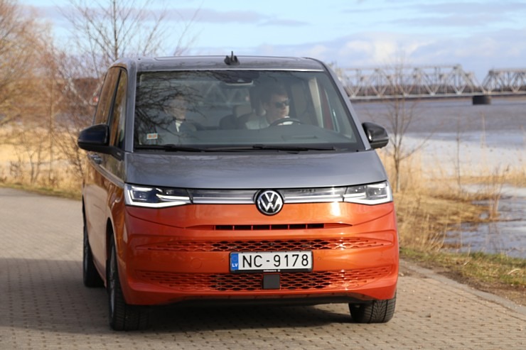 Travelnews.lv ar jauno multifunkcionālo automobili «Volkswagen Multivan» dodas uz Jūrmalu 314248