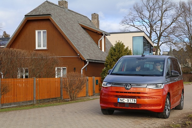 Travelnews.lv ar jauno multifunkcionālo automobili «Volkswagen Multivan» dodas uz Jūrmalu 314249