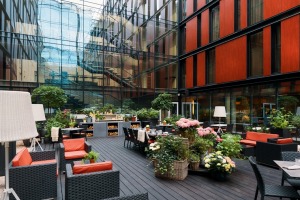 Rīgas viesnīcas «Radisson Blu Elizabete Hotel» restorāns «CUT» ir atvērts un gaida ciemiņus 14