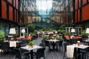 Rīgas viesnīcas «Radisson Blu Elizabete Hotel» restorāns «CUT» ir atvērts un gaida ciemiņus 15