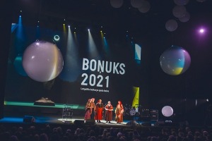 Latgaliešu kultūras gada balva «Boņuks 2021» tiek pasniegta Latgales vēstniecībā «GORS». Foto: Dagnija Bernāne 1