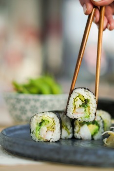 Rīgas restorāni «Yakuza Sushi & Asian Fusion» ir atvērti un gaida ciemiņus 11