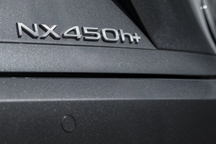 Jaunais vidēja izmēra luksusa SUV klases spēkrats «Lexus NX» ir pieejams arī Latvijā 314954