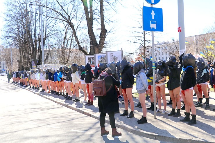 Rīgā protestē pret Krievijas karavīru seksuālo vardarbību Ukrainā 315743