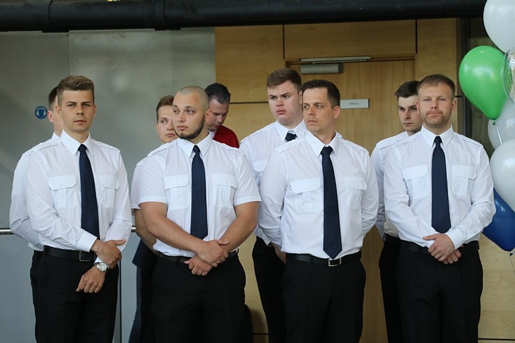 Sešpadsmit studenti absolvēja Latvijas lidsabiedrības airBaltic Pilotu akadēmiju 316960