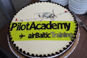 Sešpadsmit studenti absolvēja Latvijas lidsabiedrības airBaltic Pilotu akadēmiju 1