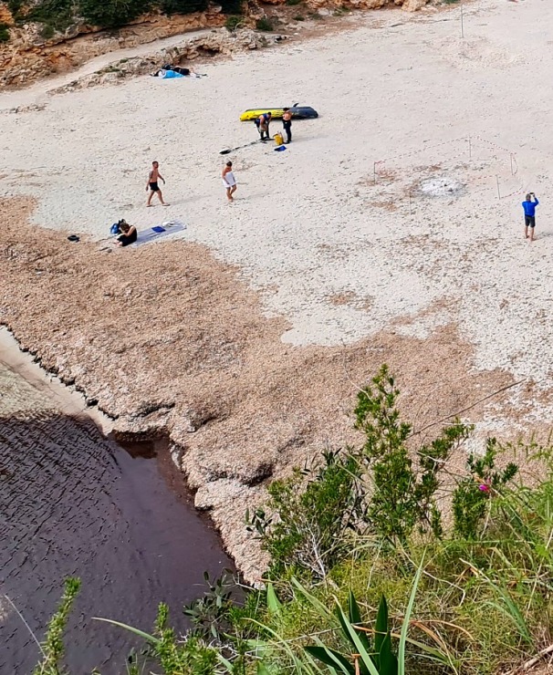 Travelnews.lv apmeklē klinšu ieskautu pludmali «Cala Pi» ar bīstamu skatu laukumu. Sadarbībā ar Latvijas tūrisma firmu Atlantic Travel 317523