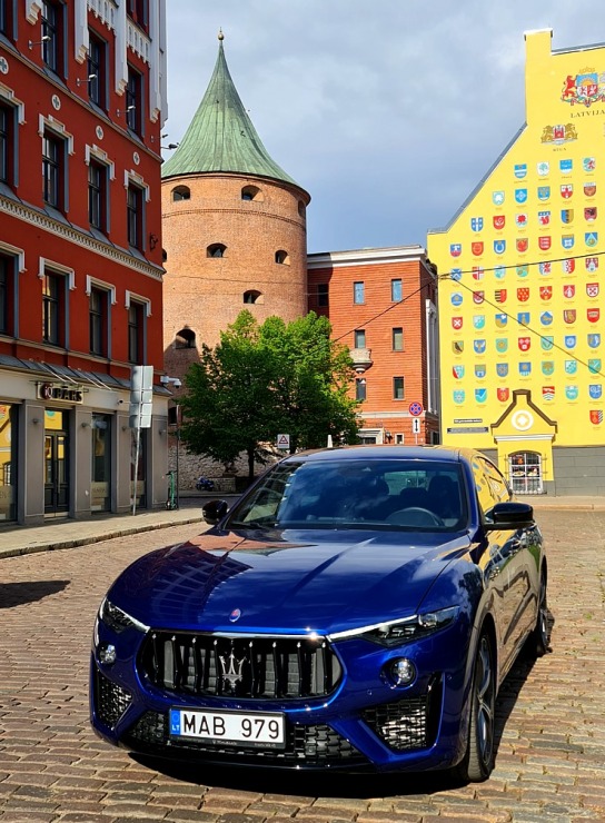 Travelnews.lv apceļo Latviju ar luksus klases apvidus vāģi «Maserati Levante SQ4» 317821