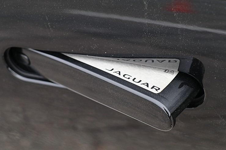 Travelnews.lv ar jaudīgiem vāģiem «Jaguar F-Pace SVR» un «Jaguar F-Type» dodas Biķernieku trasē 317962