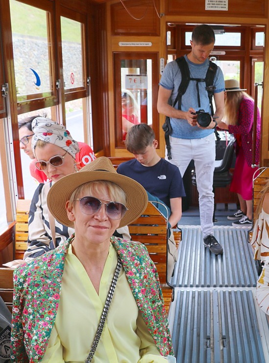 Travelnews.lv Maļorkas pilsētā Soļera izbrauc ar 1912.gada koka vilcienu. Sadarbībā ar Latvijas tūrisma firmu «Atlantic Travel» Travelnews.lv Maļorkas pilsētā Soļera izbrauc ar 1912.gada koka vilcienu. Sadarbībā ar Latvijas tūrisma firmu «Atlantic Travel» 317981